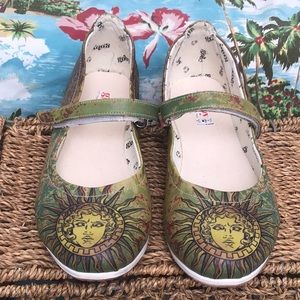 Goby Let Your Soul Free  Adjustable Vegan Canvas Mary Janes Sz 40/ 9